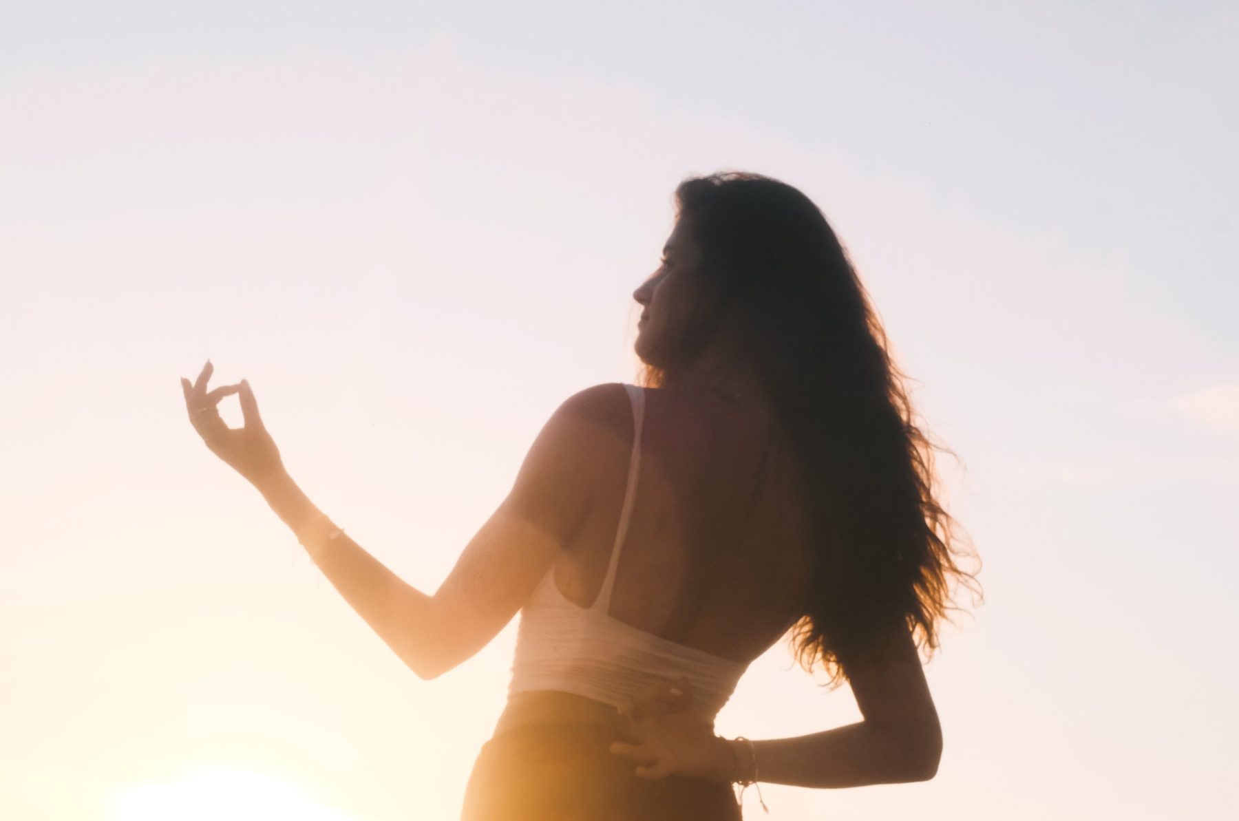 Mudra au coucher de soleil